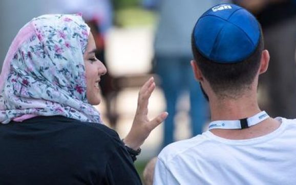 Genfer Parlamentarierinnen dürfen weiterhin ein Kopftuch tragen